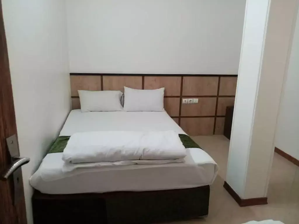 Alibaba https://cdn.alibaba.ir/ostorage/hotel-accommodation-images/69d6076a1c3fc56fd6b85ff8_دو تخته (1).webp